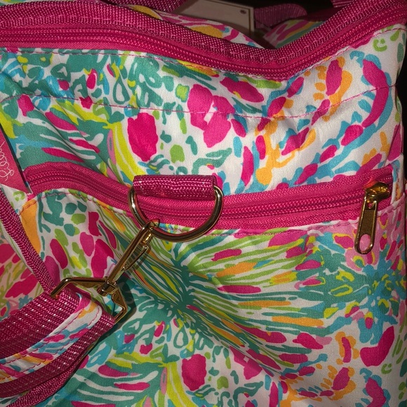 Lilly Pulitzer Large Beach Cooler Featured in Spot Ya - Picture 12 of 13
